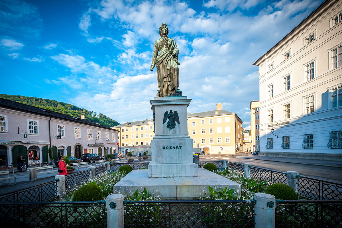 Stadt Salzburg Mozartdenkmal_lokalfuehrer.wien
